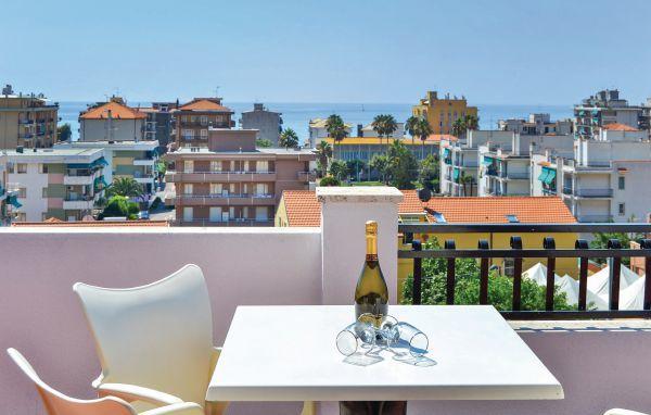 Riviera Apartments Pietra Ligure Kültér fotó